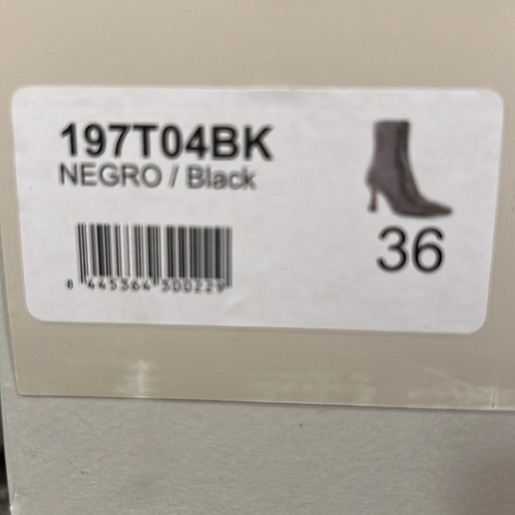 Black crystal dress boots, back zipper.size 36.3 inches heels. Like new. Worn 1. - Picture 5 of 9